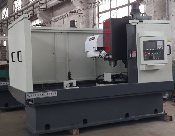 前轴锁销孔公用加工